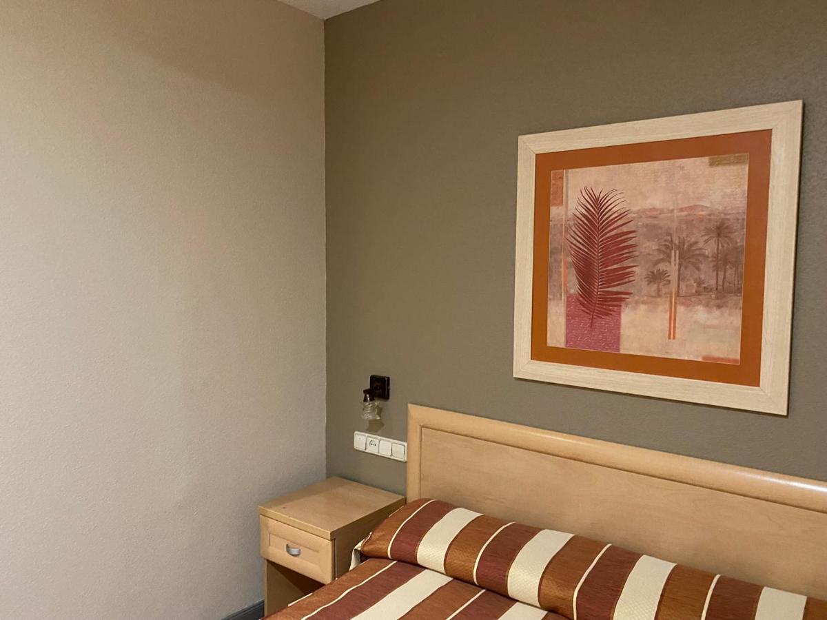 Hotel La Union Уманес-де-Мадрид Экстерьер фото